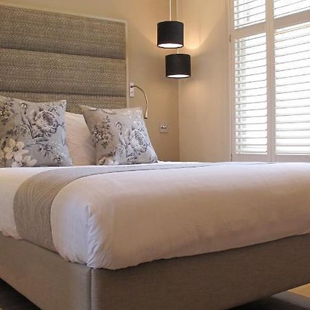 Boutique Barclay House London Townhouse - West London, Kensington, Chelsea, Fulham Bed & Breakfast Exterior photo